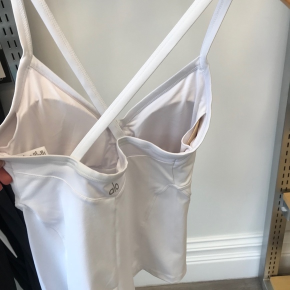 ALO Yoga Becka Bra Tank - Picture 4 of 5